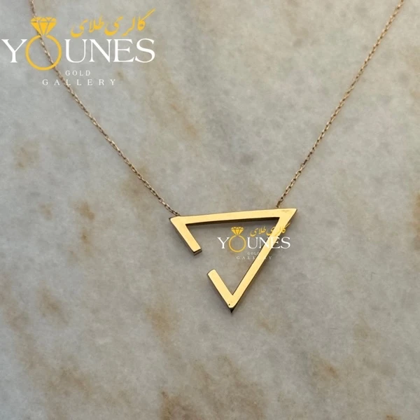 گردنبند مثلث مینیمال طلا